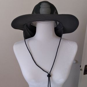 Hat with neck protection